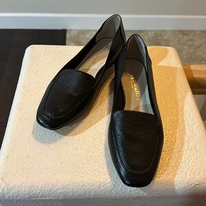 BETTYE MULLER Vali Black Pebbled Leather Flat Penny Loafer Shoes Women's Size 9